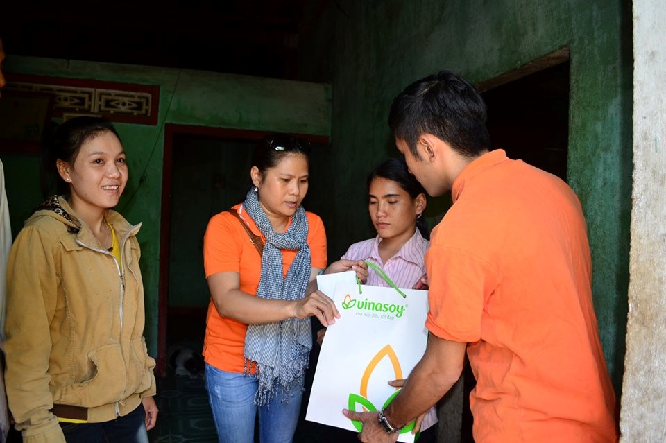 Sữa đậu nành Vinasoy tài trợ các nạn nhân chất độc màu da cam
